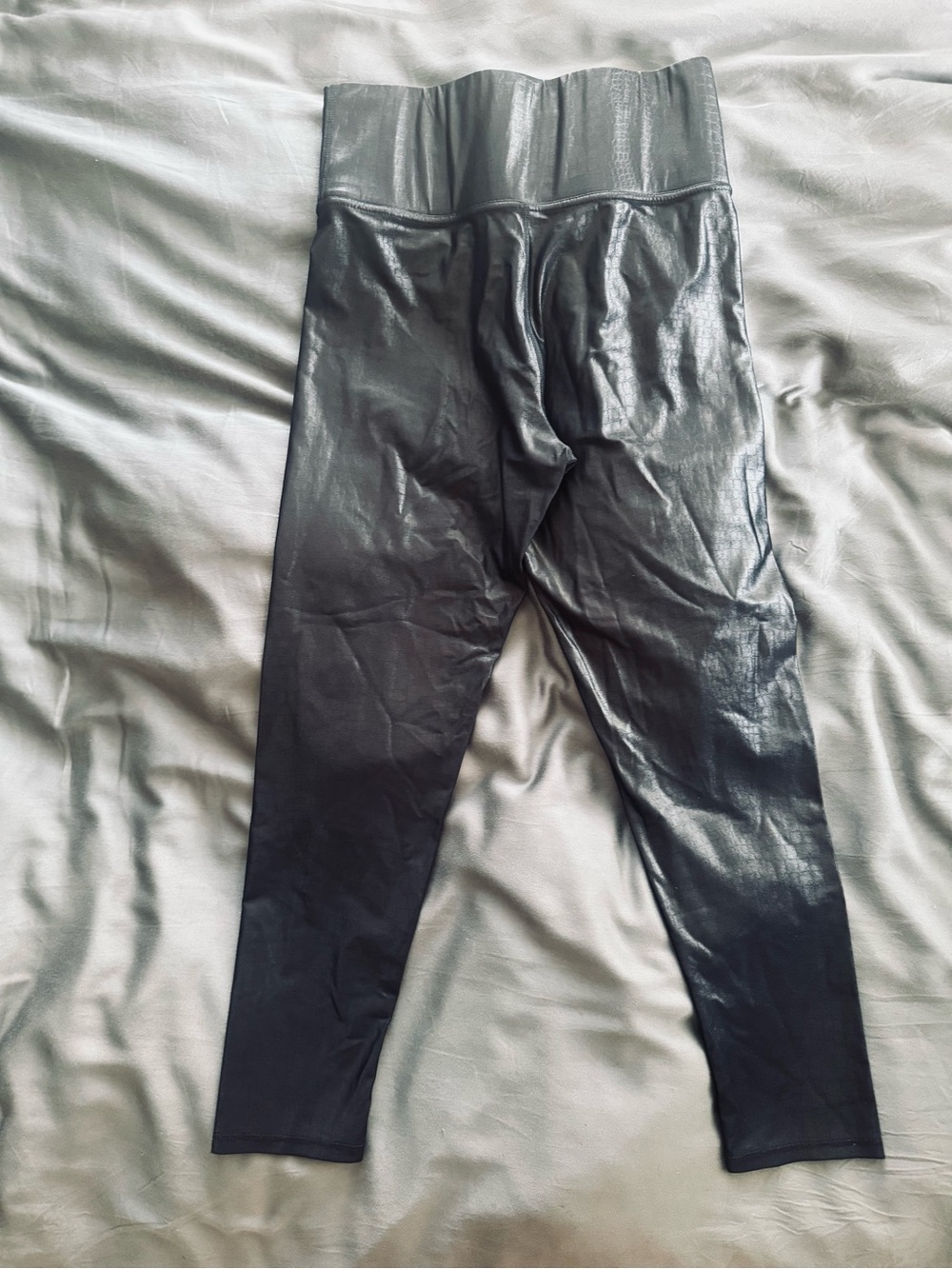 High-Waist Alligator Print Faux Leather Leggings in Shiny Black